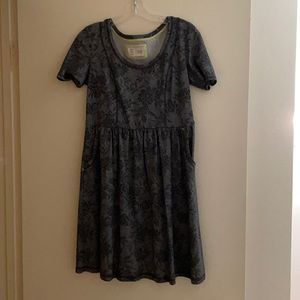 Short sleeve gray floral dress with pockets